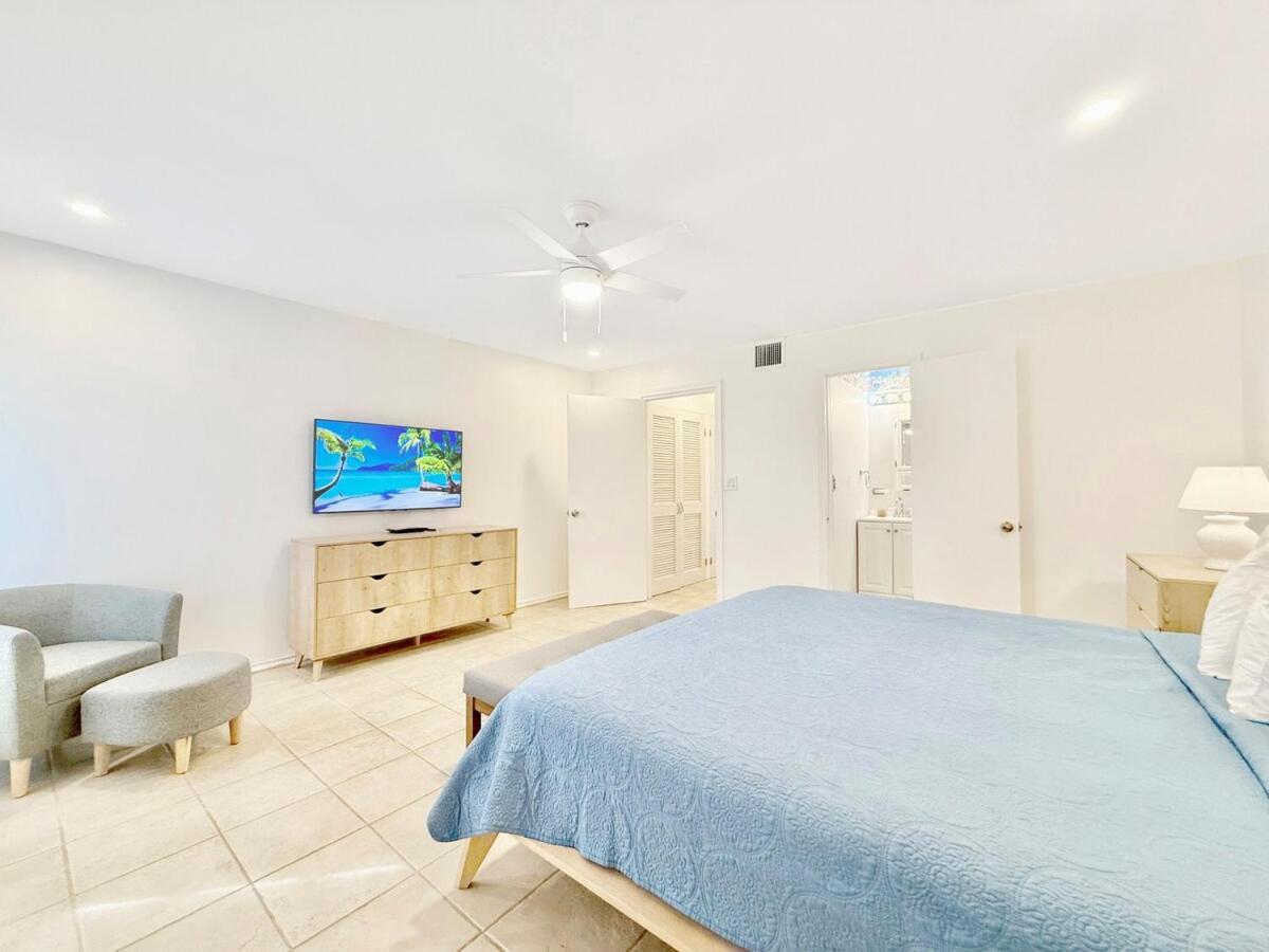 Crystal Cove Sapphire Beach - Spacious Condo, Pool Tennis Wifi East End  外观 照片